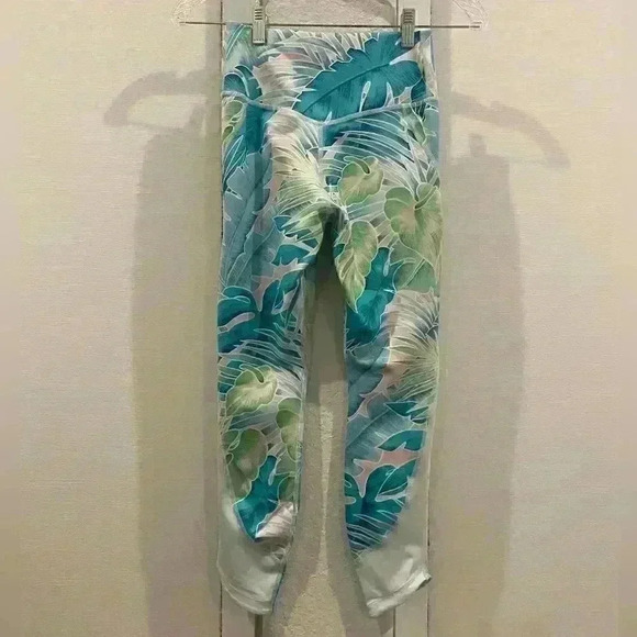 NIKE Blue/green/white/pink tropical print tights in Sz XS | Worn Once - Picture 4 of 8